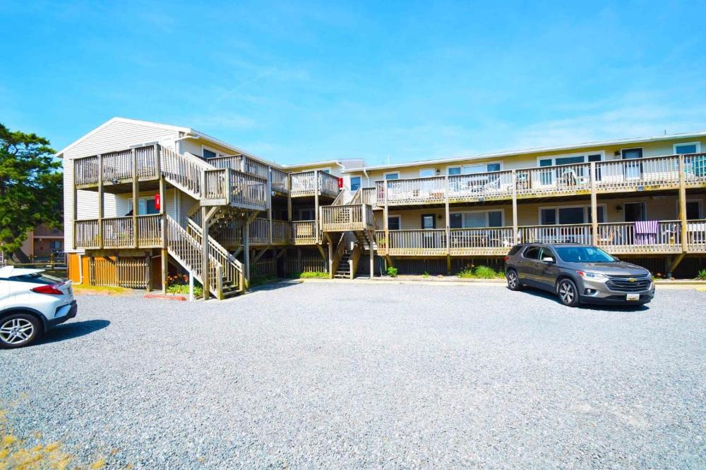 Pine Court 11 apts